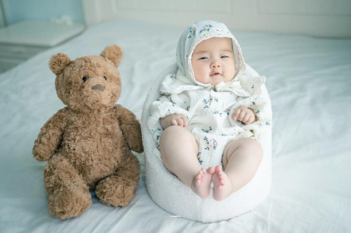 承德宝宝吃不饱母乳的症状
